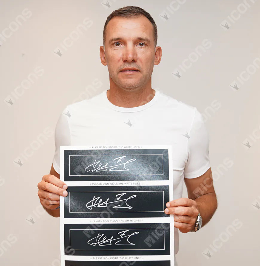 Plaque et cadre photo officiels dédicacés par Andriy Shevchenko, lauréat du Ballon d'Or™ 2004