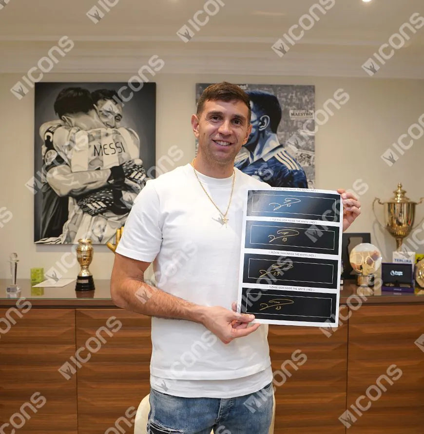 Plaque officielle et cadre photo Emiliano Martinez signés Ballon d'Or™ - Signé en doré : Vainqueur du Trophée Yachine 2024