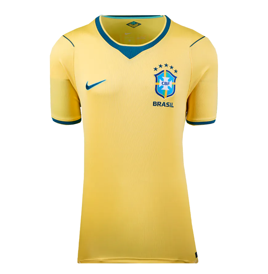 Camiseta oficial de local de Brasil 2026, firmada por Vinicius Jr. en el dorsal y enmarcada con diseño "Hero": Ganador del Premio Sócrates 2023